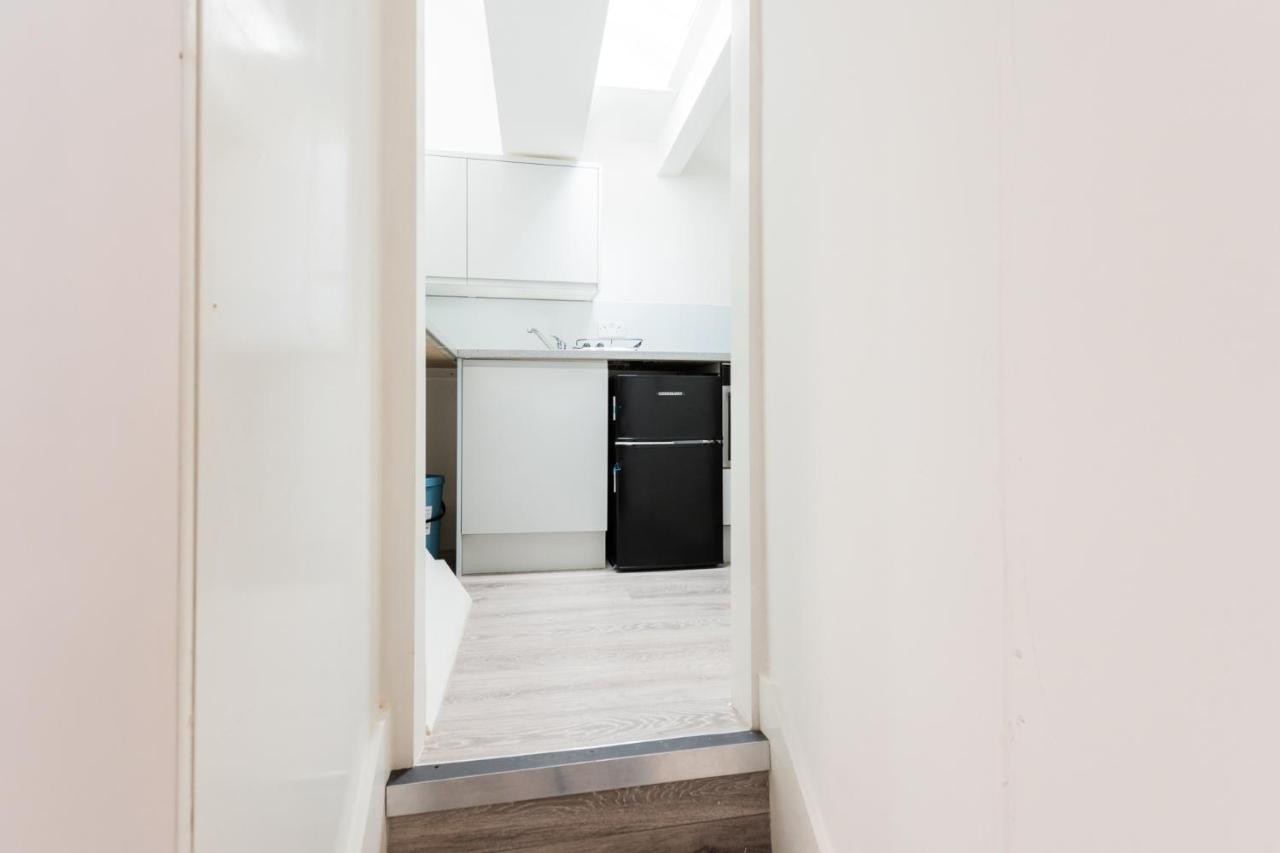 Stylish Studio Near Kensal Green Лондон Экстерьер фото